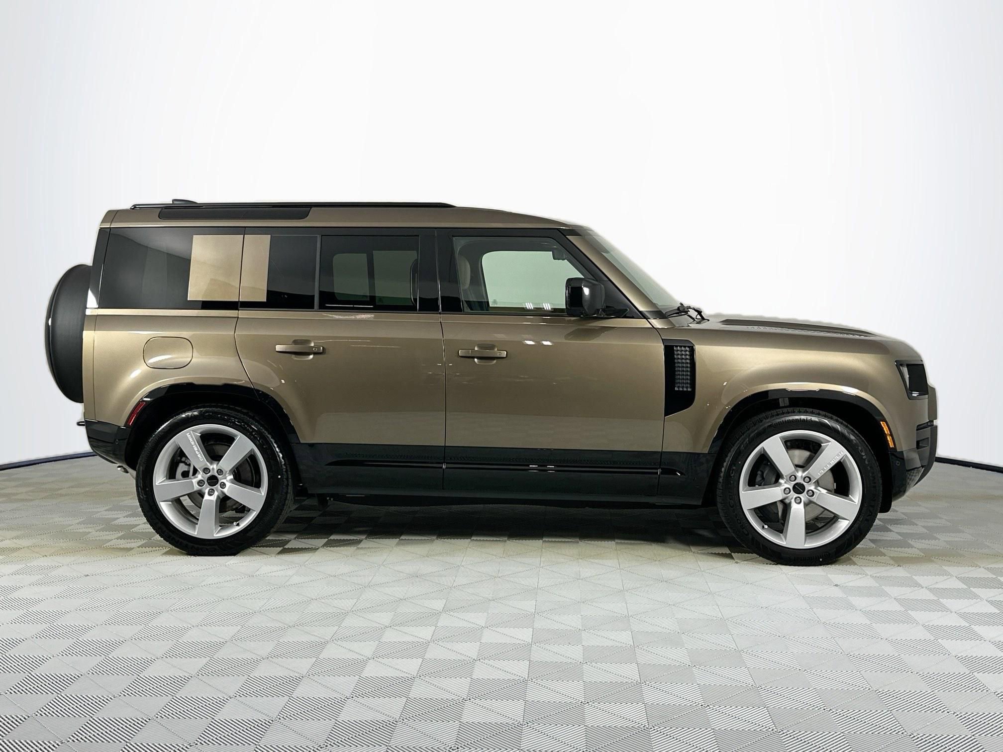 Used 2026 Land Rover Defender 110 X-Dynamic SE image 4