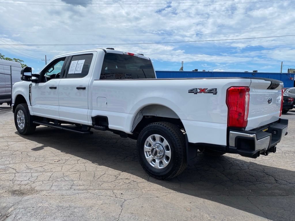 Used 2023 Ford F350 XLT AWD/4WD image 7