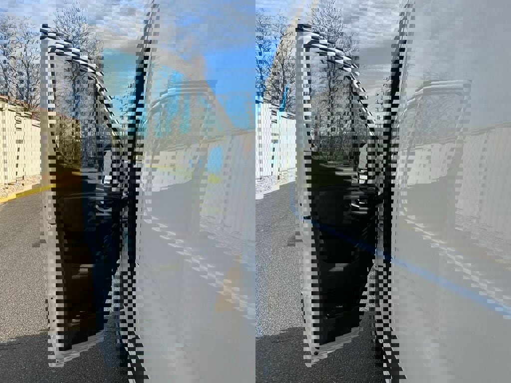 Used 2025 Mercedes-Benz Sprinter 2500 image 12