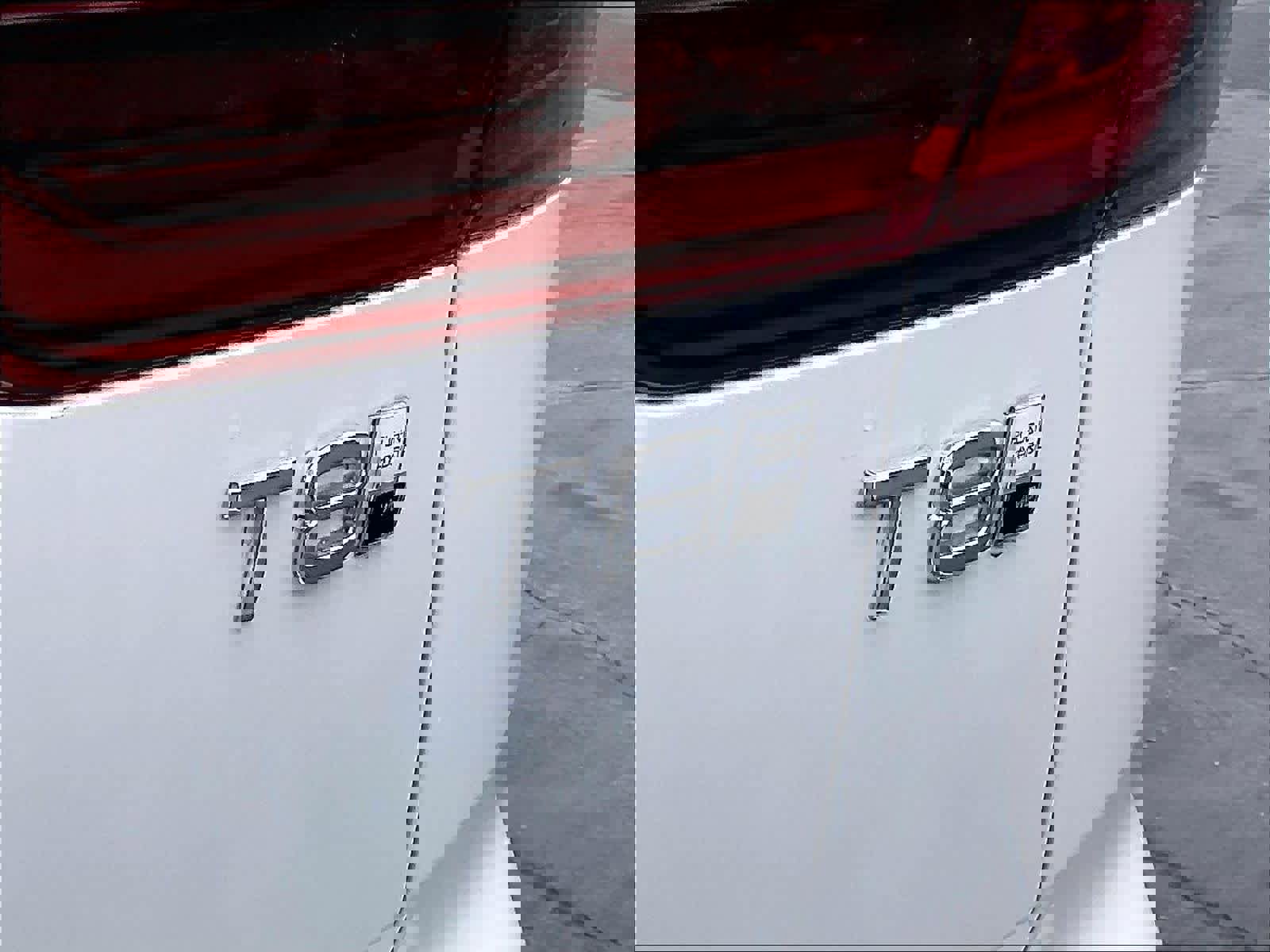 New 2026 Volvo XC60 T8 Plus w/ Climate Package image 26