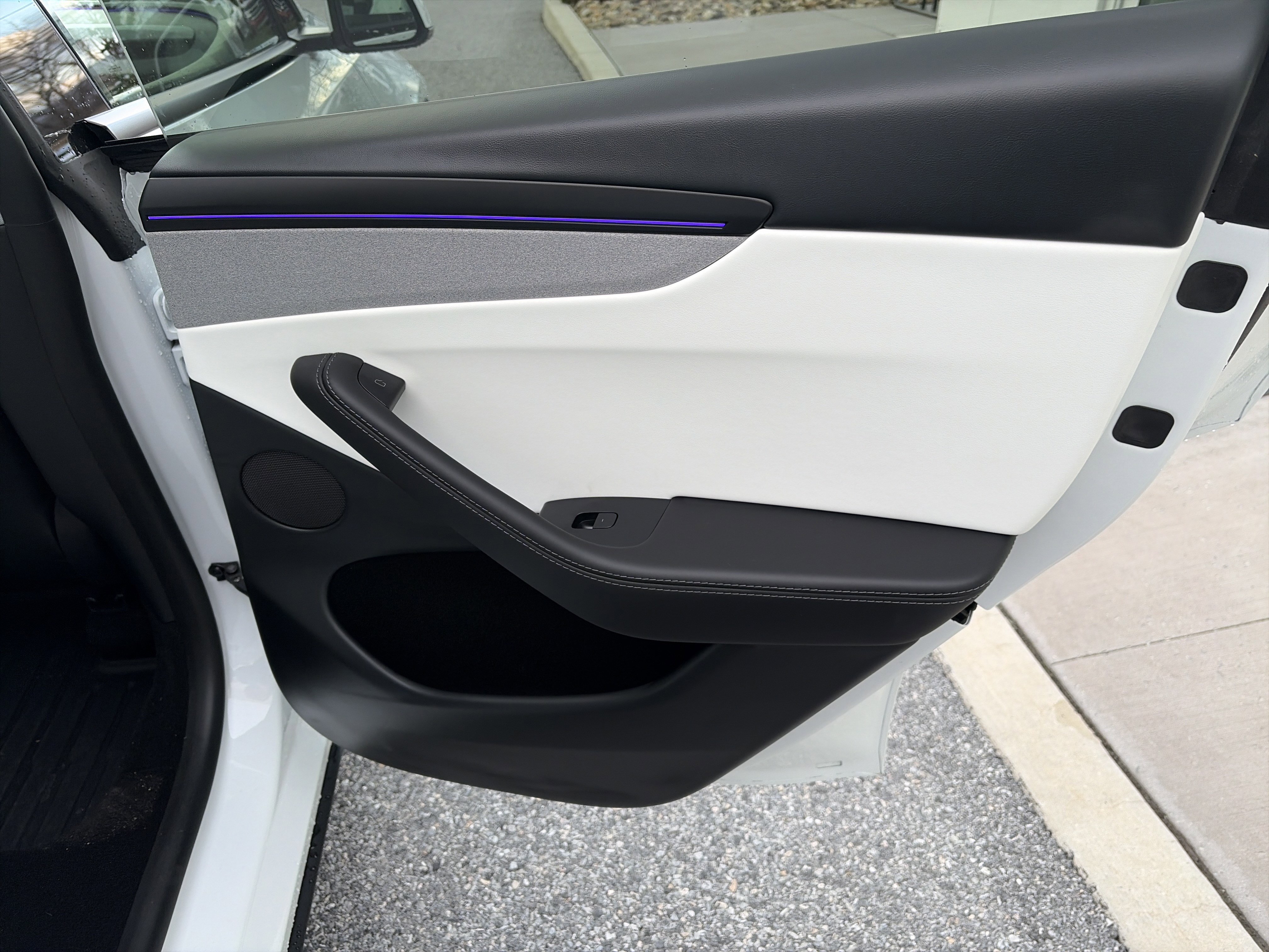 Used 2026 Tesla Model Y image 33