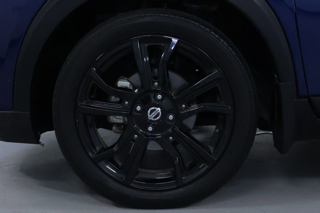 Used 2020 Nissan Kicks SR w/ Exterior Package image 30