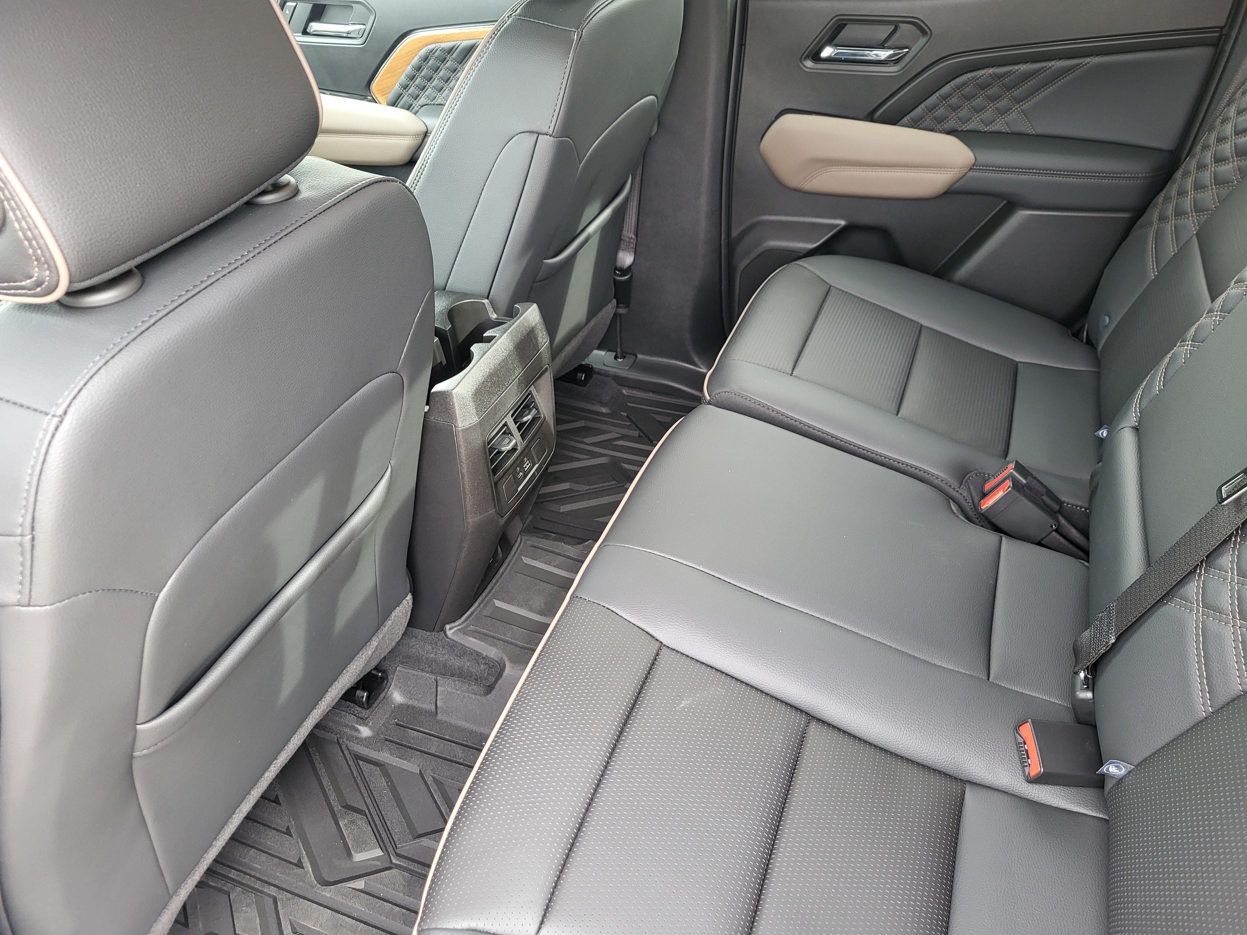New 2026 GMC Canyon Denali AWD/4WD image 30