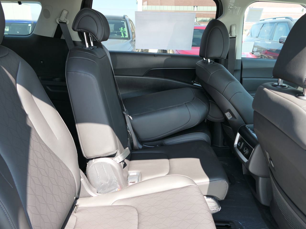 New 2026 Kia Carnival SX w/ SX Dark Edition Package image 23