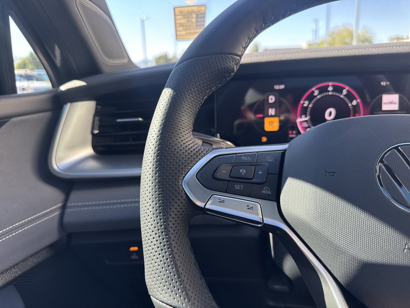 New 2026 Volkswagen Tiguan SE R-Line image 28