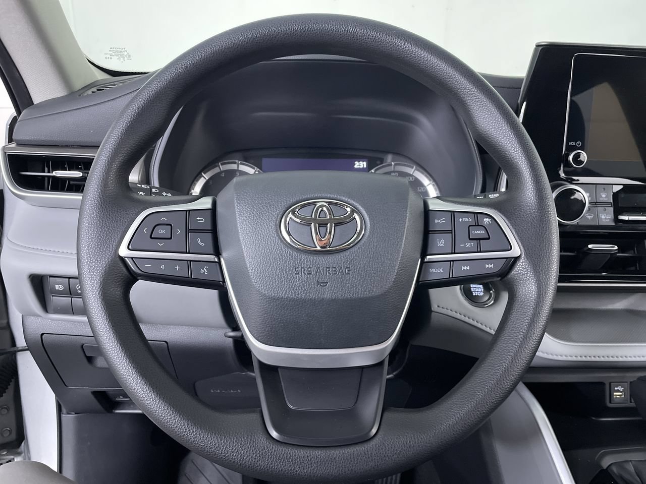 Used 2023 Toyota Highlander L AWD/4WD image 14