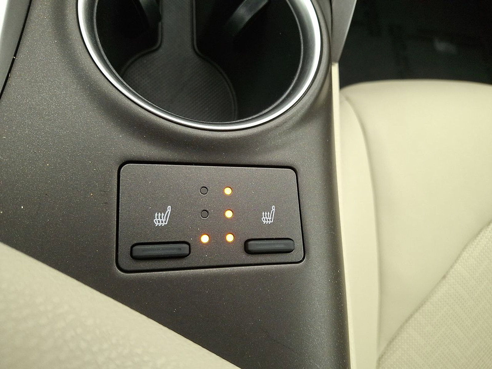 Certified 2022 Toyota Camry XLE w/ Cold Weather Package FWD image 19