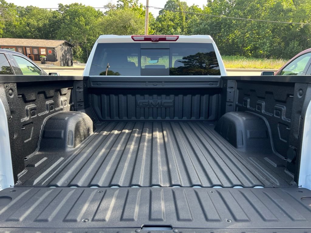 New 2026 GMC Sierra 1500 AT4 w/ Technology Package AWD/4WD image 11