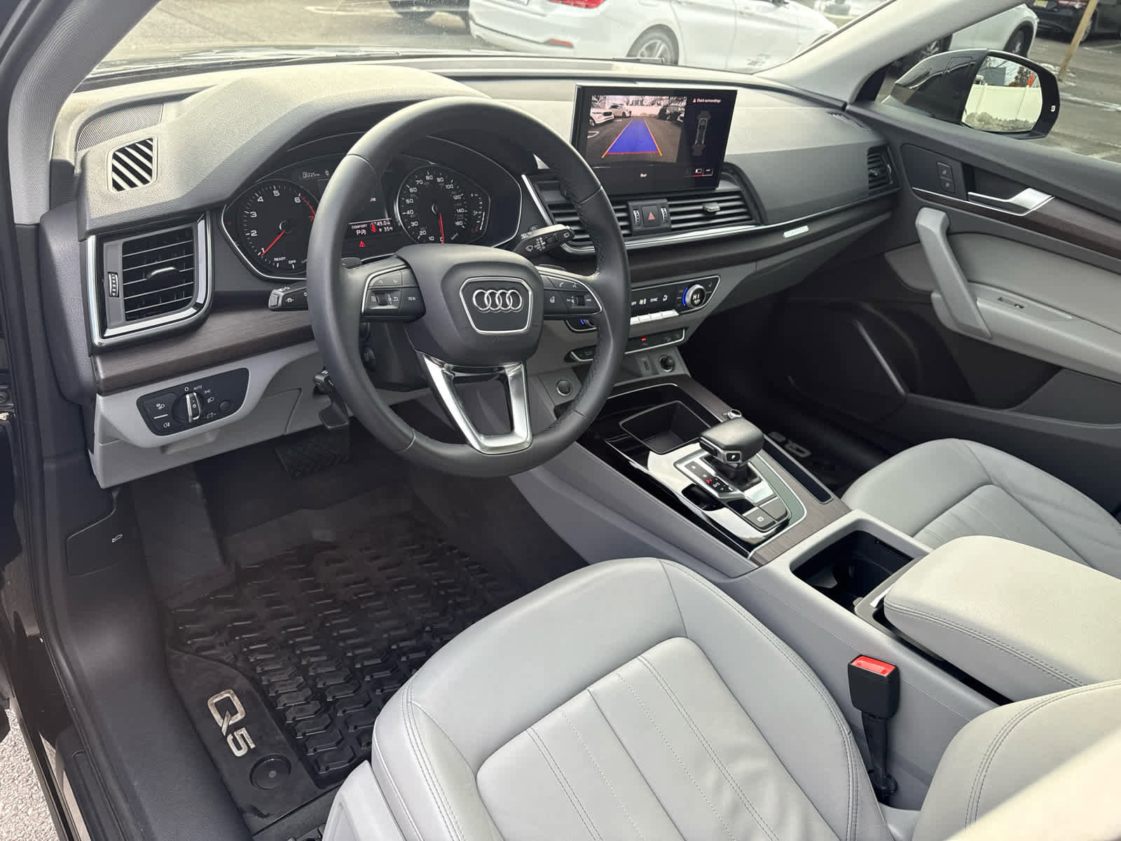 Used 2021 Audi Q5 Premium w/ Convenience Package image 11