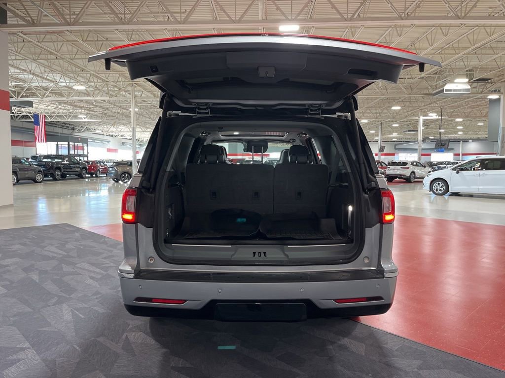 Used 2021 Lincoln Navigator L Reserve w/ Luxury Package AWD/4WD image 6