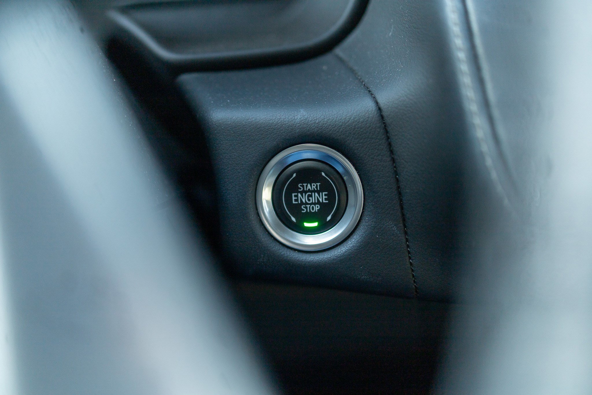 Used 2023 GMC Yukon XL SLE image 12