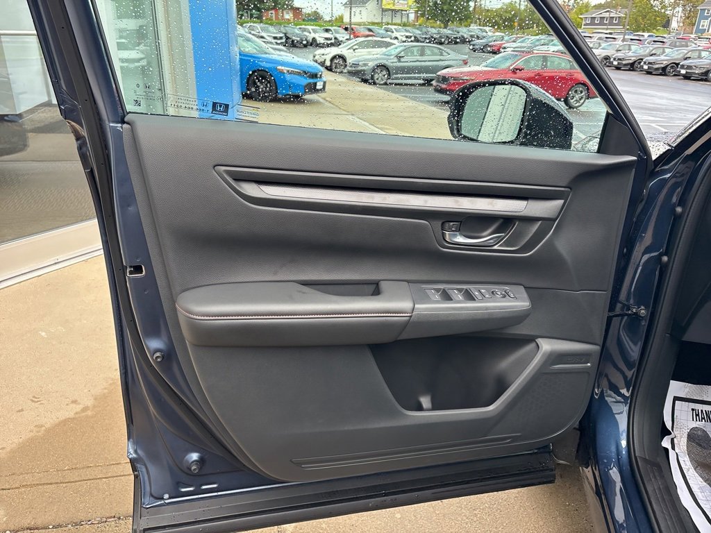 Used 2026 Honda CR-V Sport image 11
