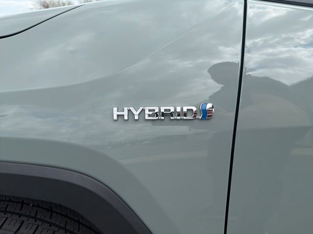 Used 2021 Toyota RAV4 XLE w/ Convenience Package image 11