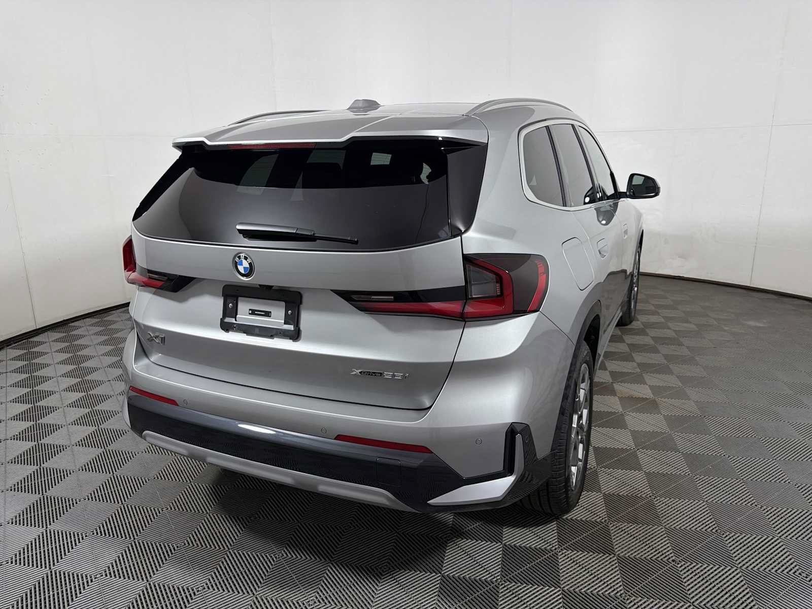 Used 2026 BMW X1 xDrive28i w/ Technology Package AWD/4WD image 6