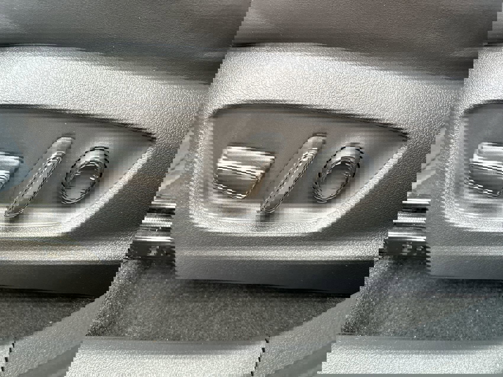 Used 2023 Toyota Crown XLE image 17