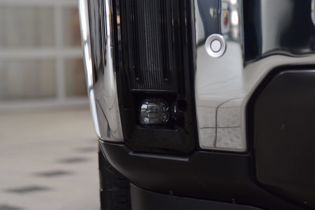Used 2025 GMC Sierra 2500 SLT w/ SLT Premium Package AWD/4WD image 13