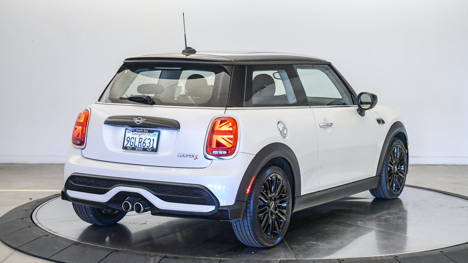 Certified 2024 MINI Cooper S FWD image 4