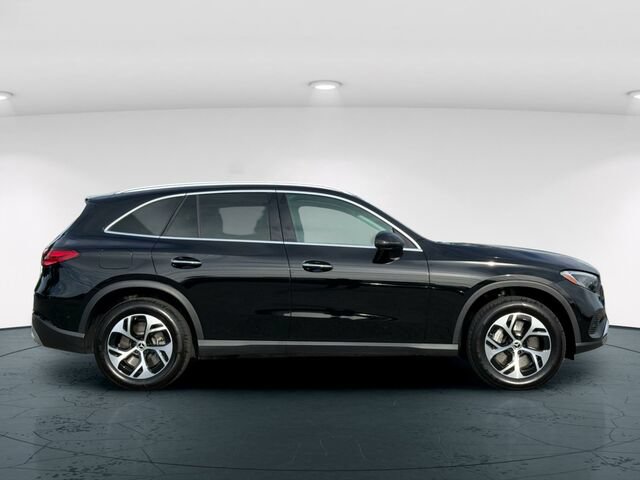 Used 2025 Mercedes-Benz GLC 350e 4MATIC image 8