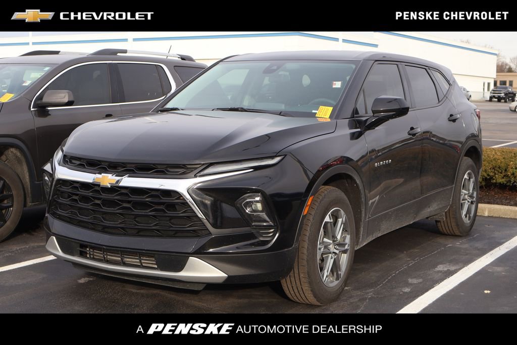 Used 2023 Chevrolet Blazer LT w/ Driver Confidence Package image 1