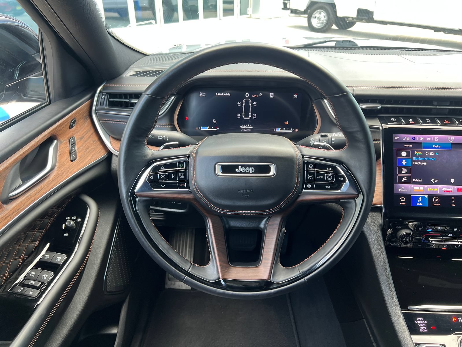 Used 2023 Jeep Grand Cherokee L Summit w/ Advanced Protech Group IV AWD/4WD image 19