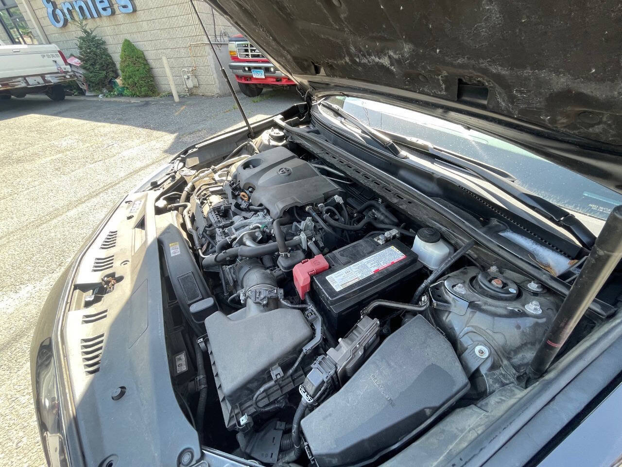 Used 2019 Toyota Camry LE w/ Convenience Package FWD image 11