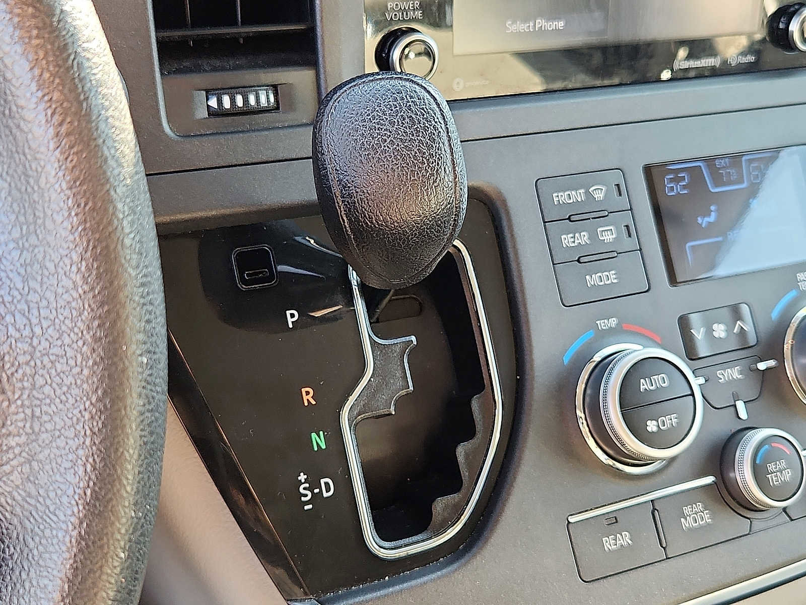 Used 2019 Toyota Sienna LE AWD/4WD image 14