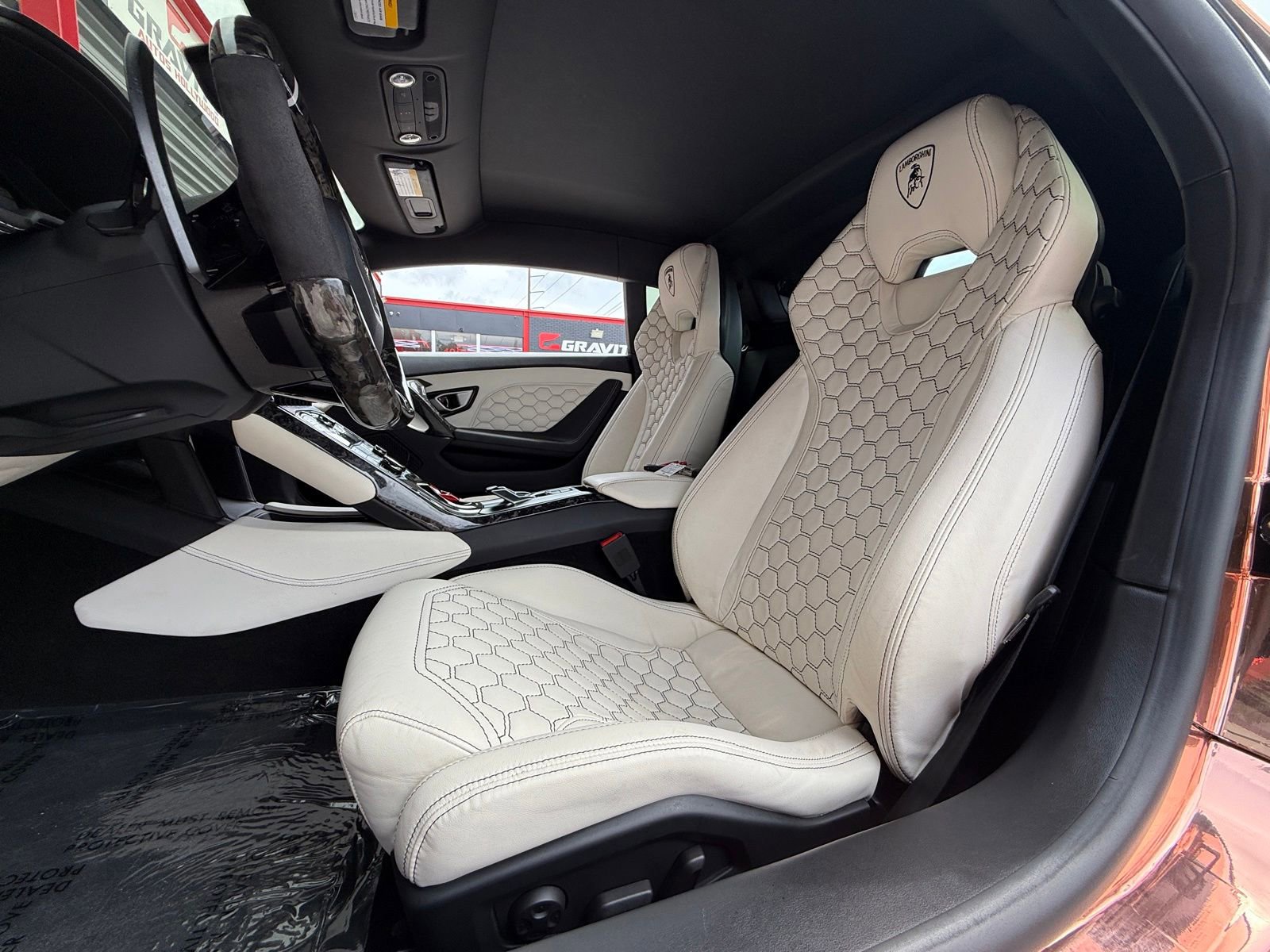 Used 2015 Lamborghini Huracan LP 610-4 AWD/4WD image 39