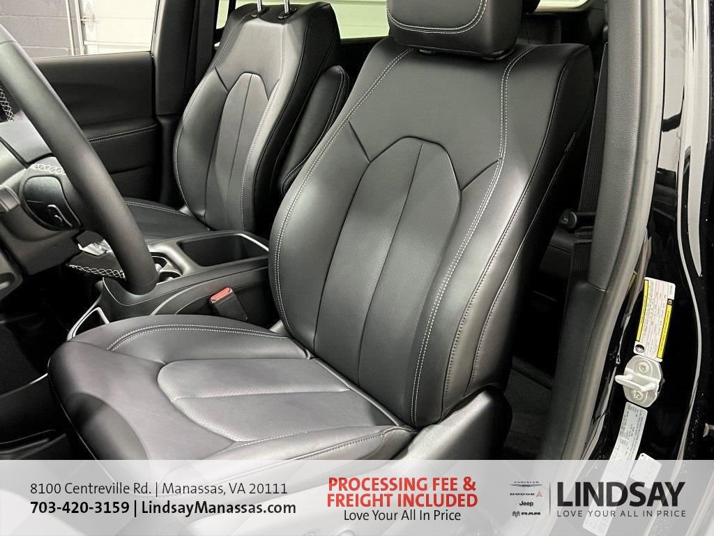 New 2026 Chrysler Voyager LX image 9