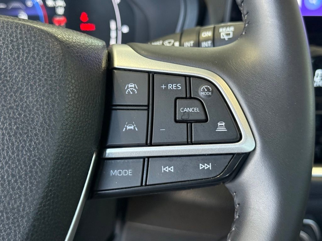 Used 2025 Toyota Grand Highlander FWD image 24