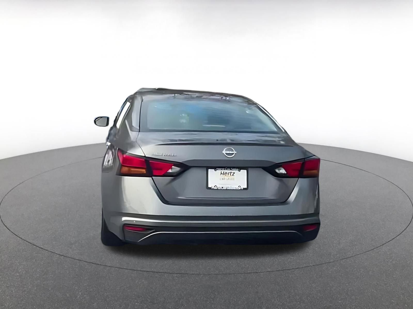 Used 2025 Nissan Altima 2.5 SV image 12