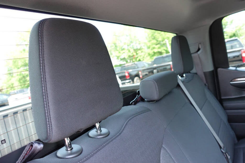Used 2024 Chevrolet Silverado 1500 LT AWD/4WD image 33