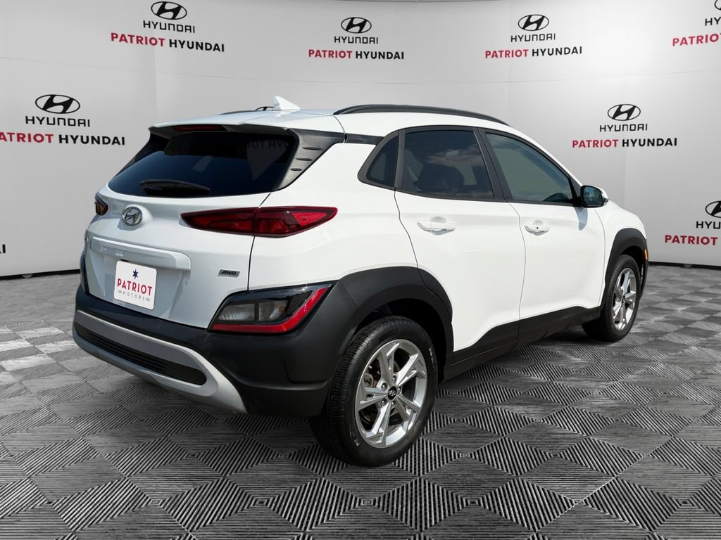 Used 2023 Hyundai Kona SEL AWD/4WD image 3