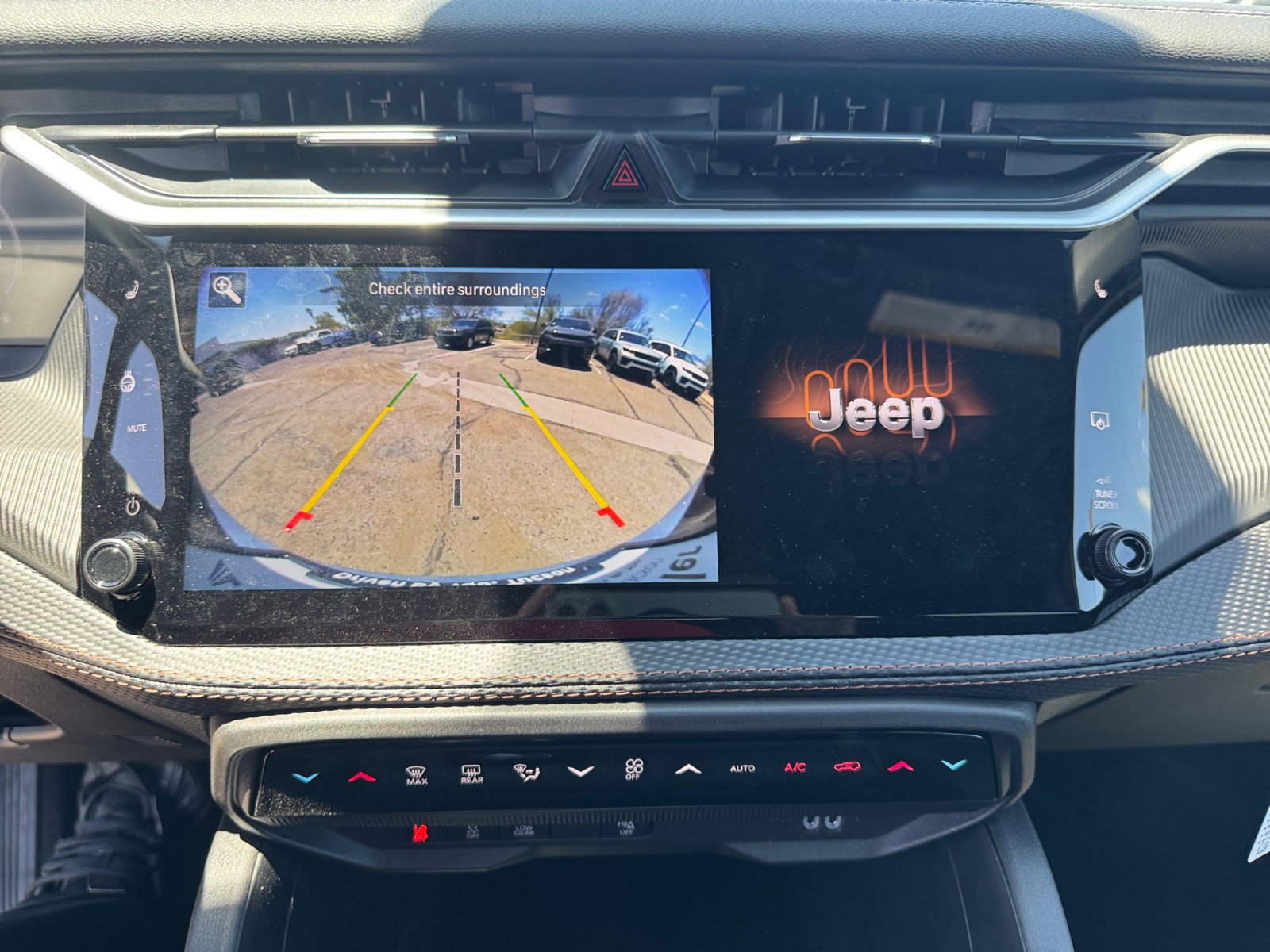New 2026 Jeep Cherokee Overland w/ Trailer Tow Group AWD/4WD image 29