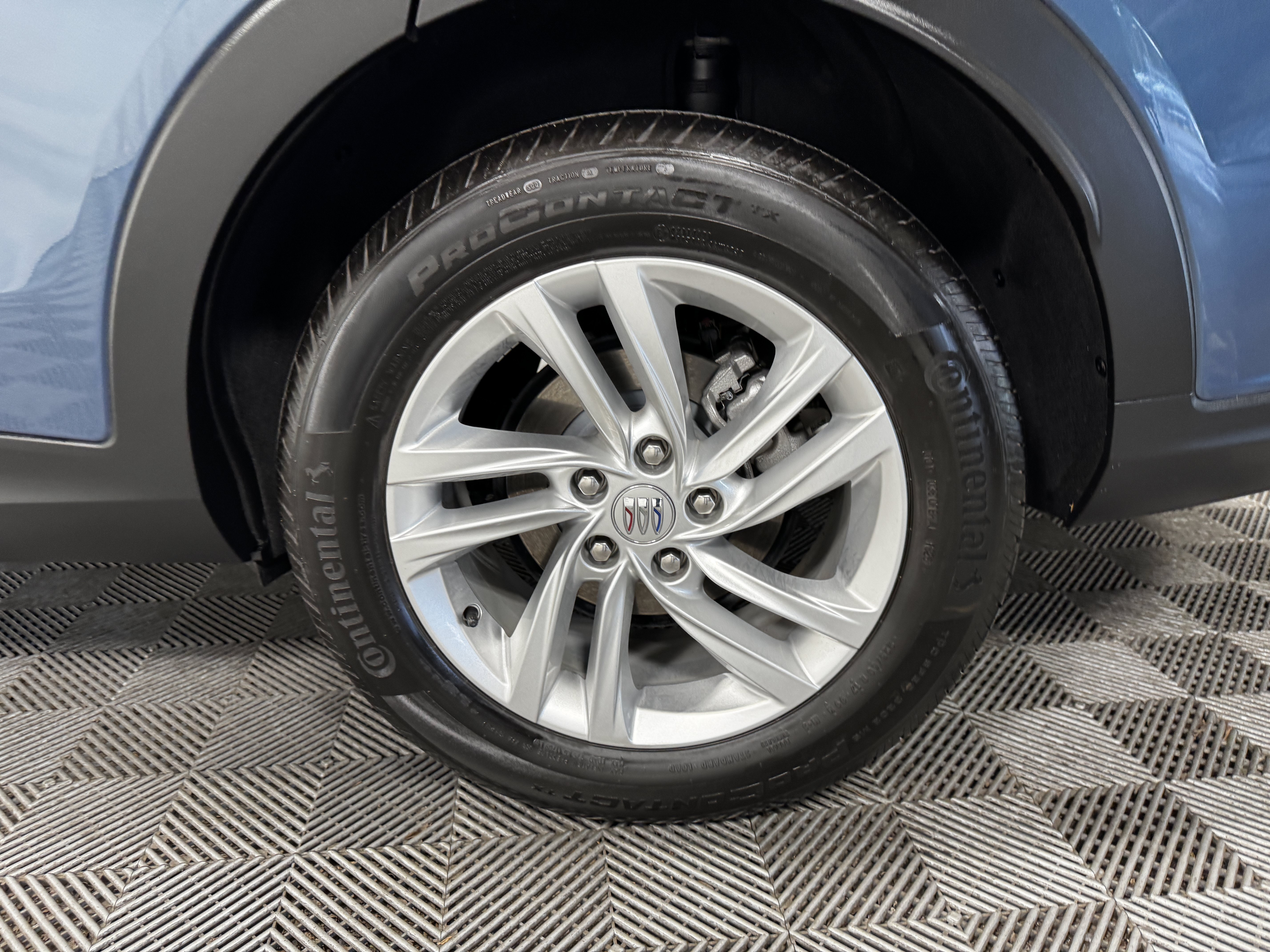 Certified 2025 Buick Envista Preferred FWD image 50
