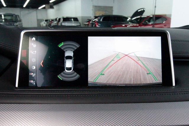 Used 2019 BMW X6 xDrive50i w/ M Sport Package image 17