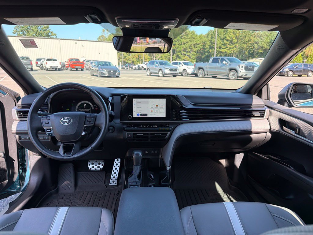 Used 2025 Toyota Camry SE w/ Convenience Package FWD image 8