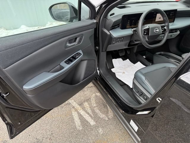 New 2026 Nissan Leaf Platinum+ w/ Floor Mat Package (Platinum+) FWD image 14