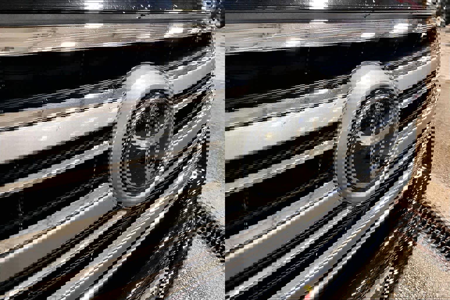 Certified 2017 Toyota Land Cruiser image 28