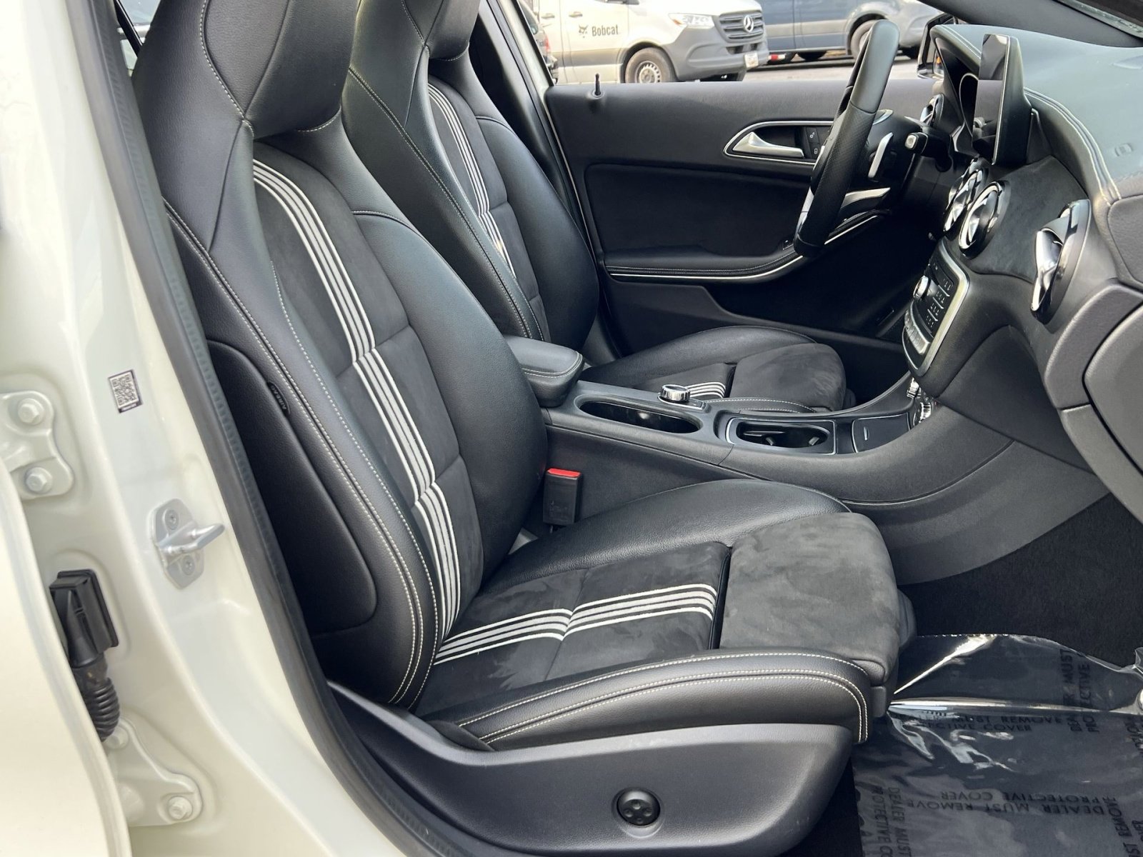 Used 2018 Mercedes-Benz GLA 250 4MATIC image 25