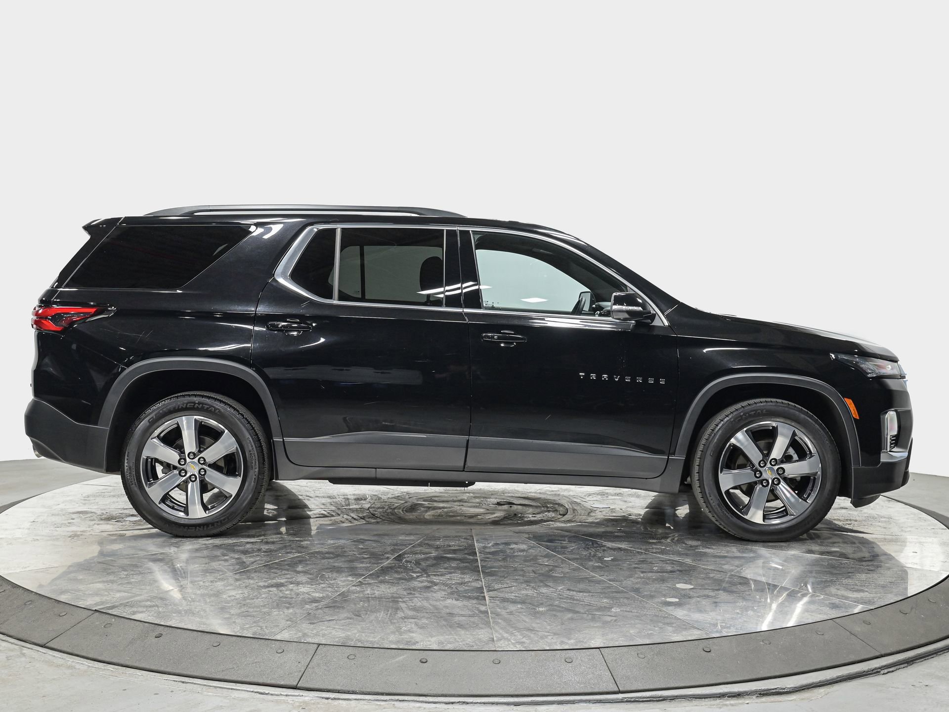 Used 2023 Chevrolet Traverse LT w/ LT Premium Package AWD/4WD image 8