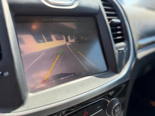 Used 2016 Chrysler 300 C RWD image 15