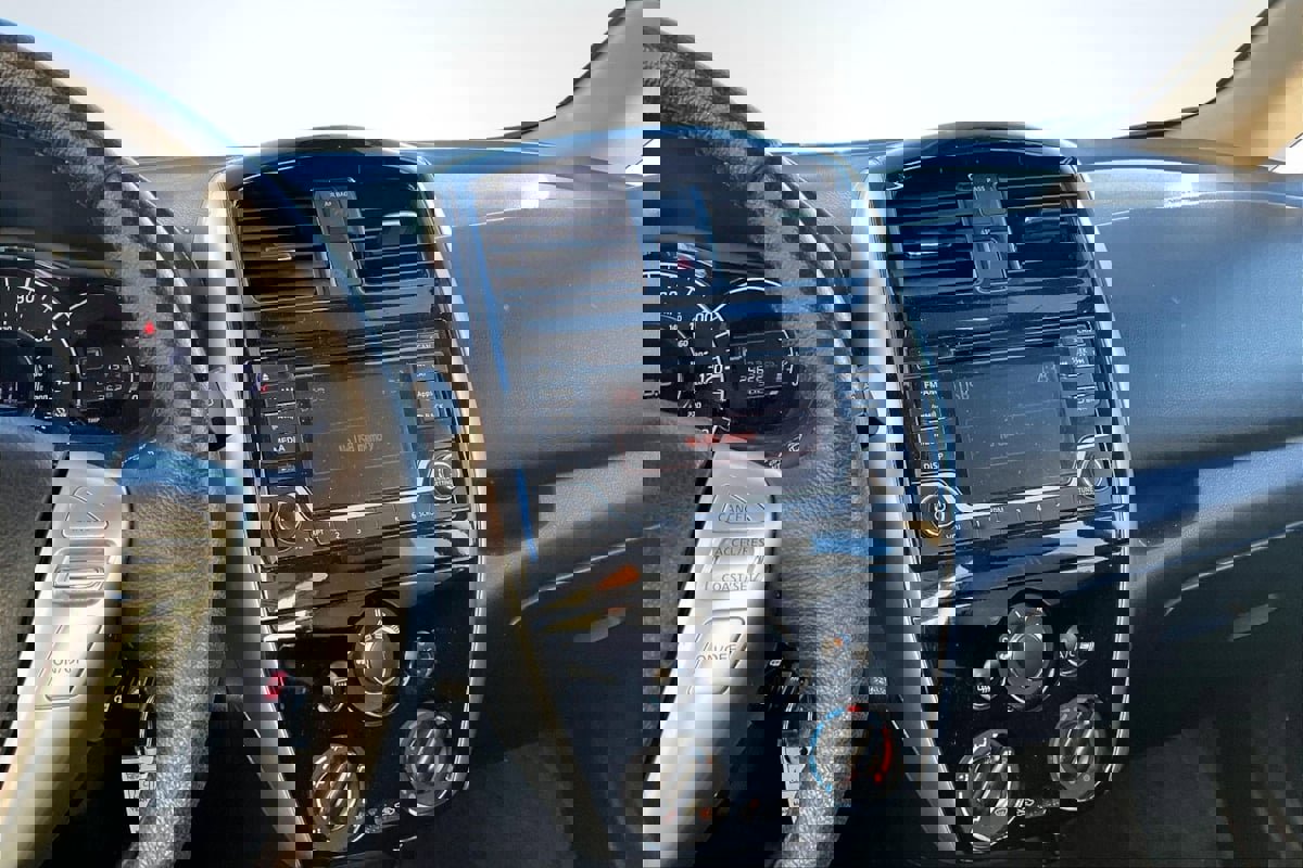 Used 2015 Nissan Versa Note SV w/ SV Convenience Package image 6