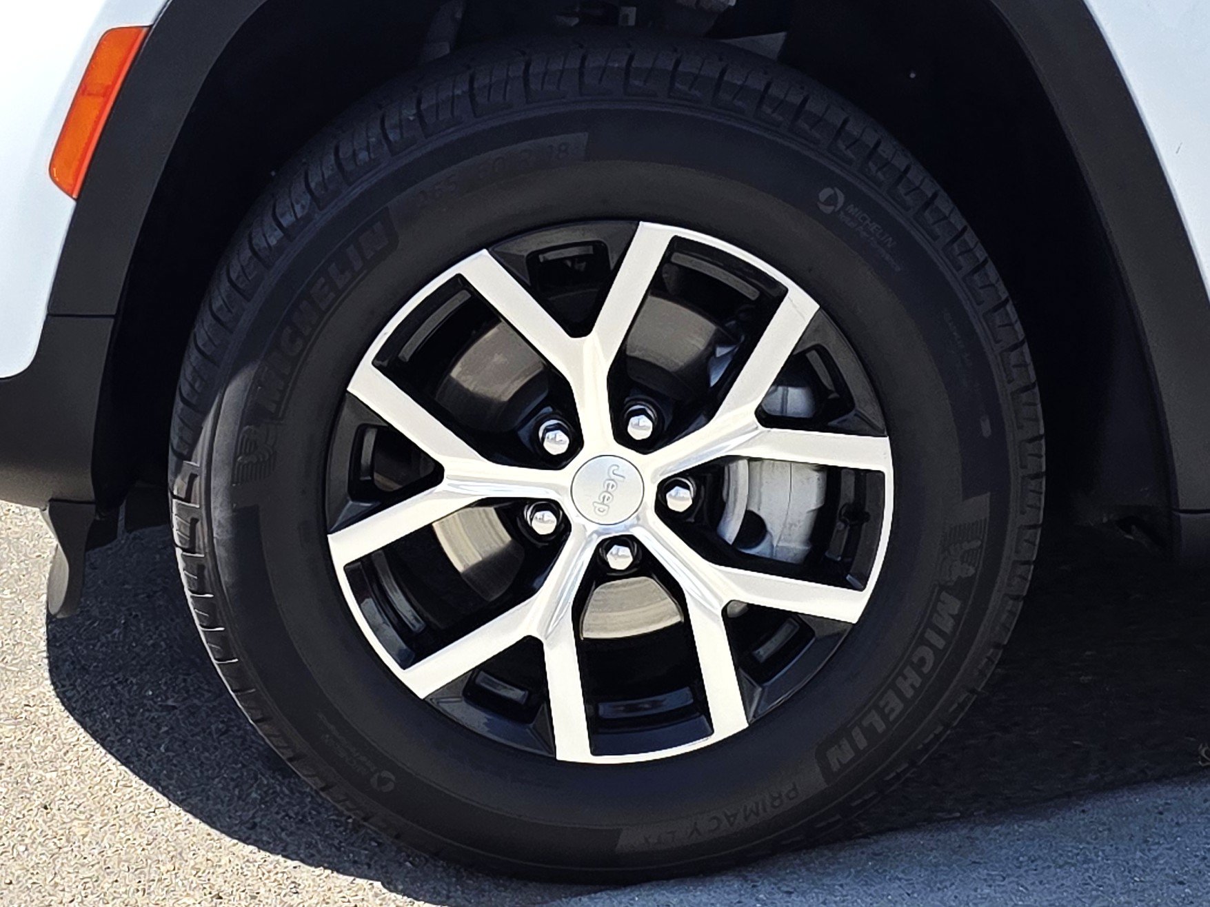 Certified 2024 Jeep Grand Cherokee Limited RWD image 9