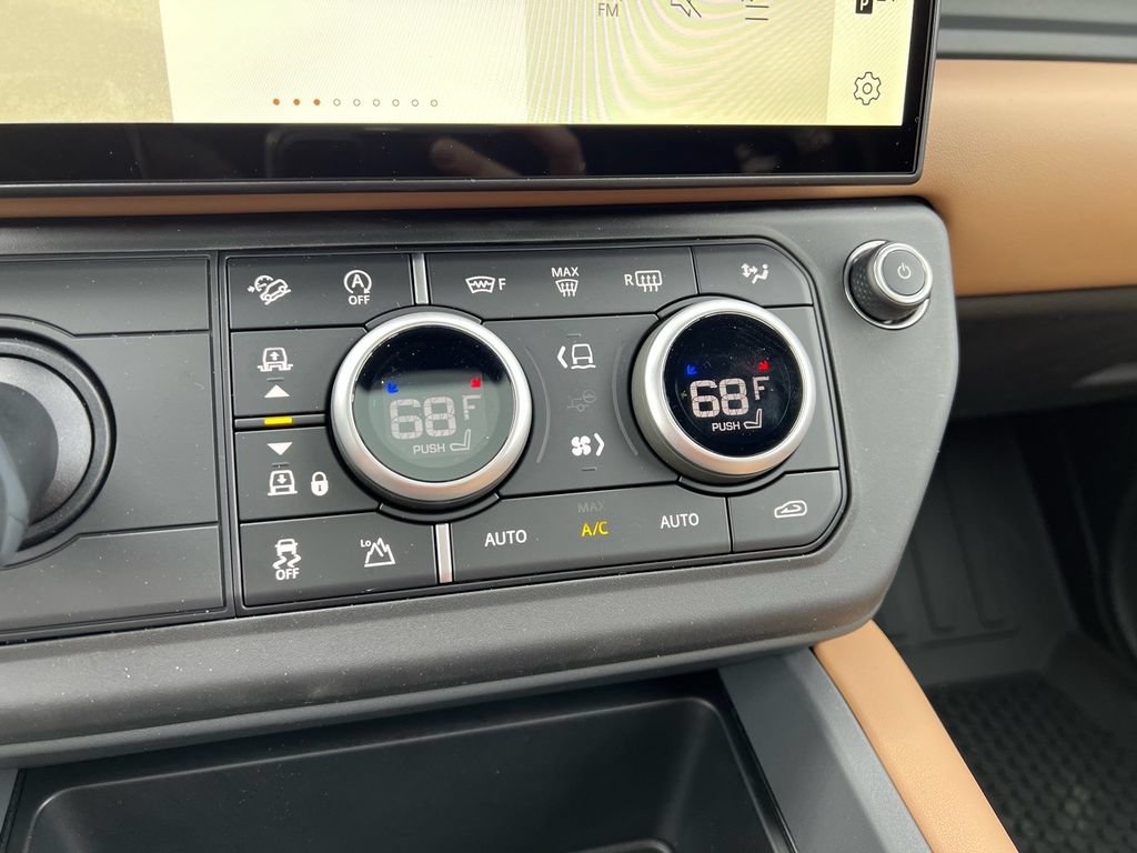 New 2026 Land Rover Defender 110 X-Dynamic SE AWD/4WD image 19