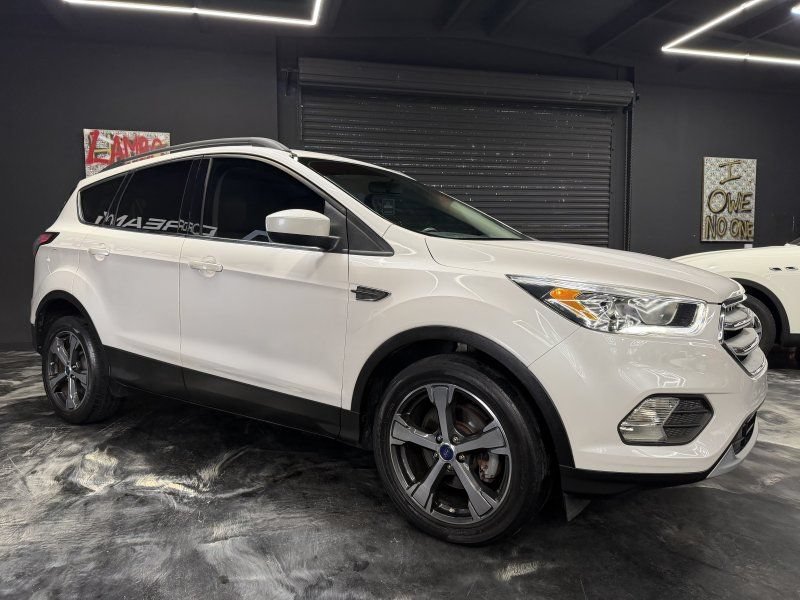 Used 2018 Ford Escape SEL FWD image 3