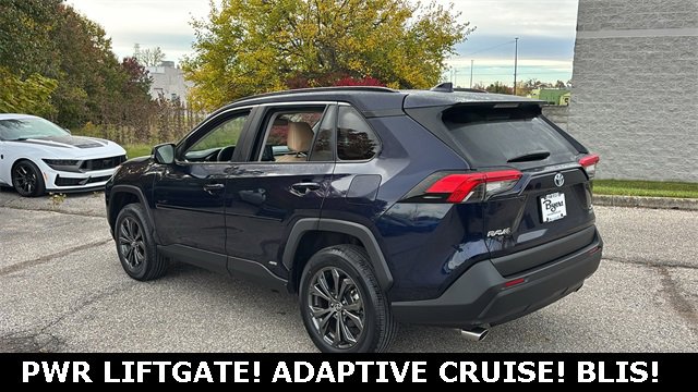 Used 2022 Toyota RAV4 XLE Premium image 4