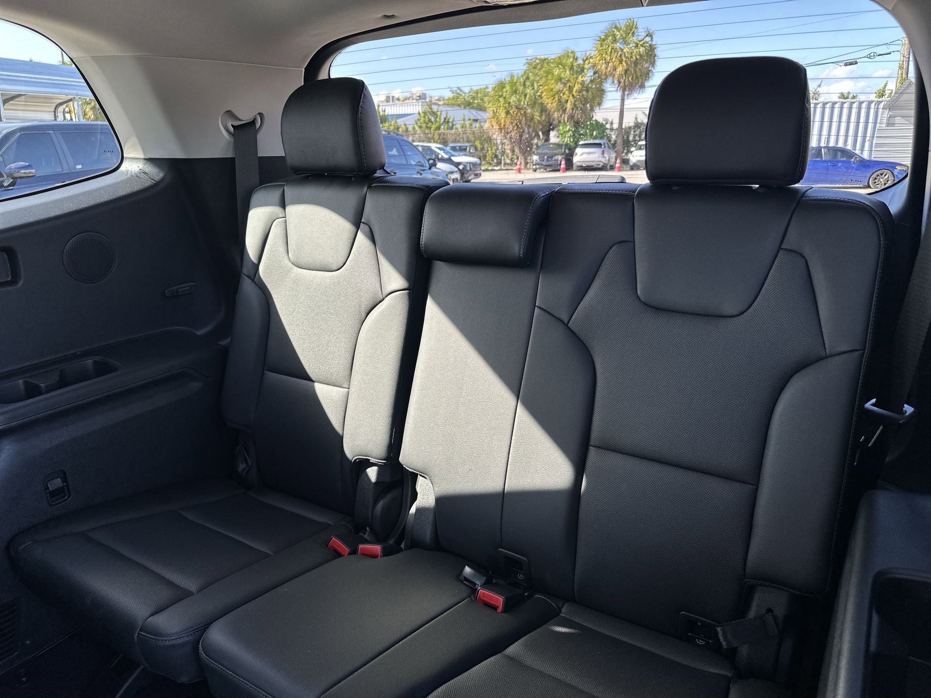 Used 2025 Kia Telluride SX w/ SX Captain's Chair Package image 26