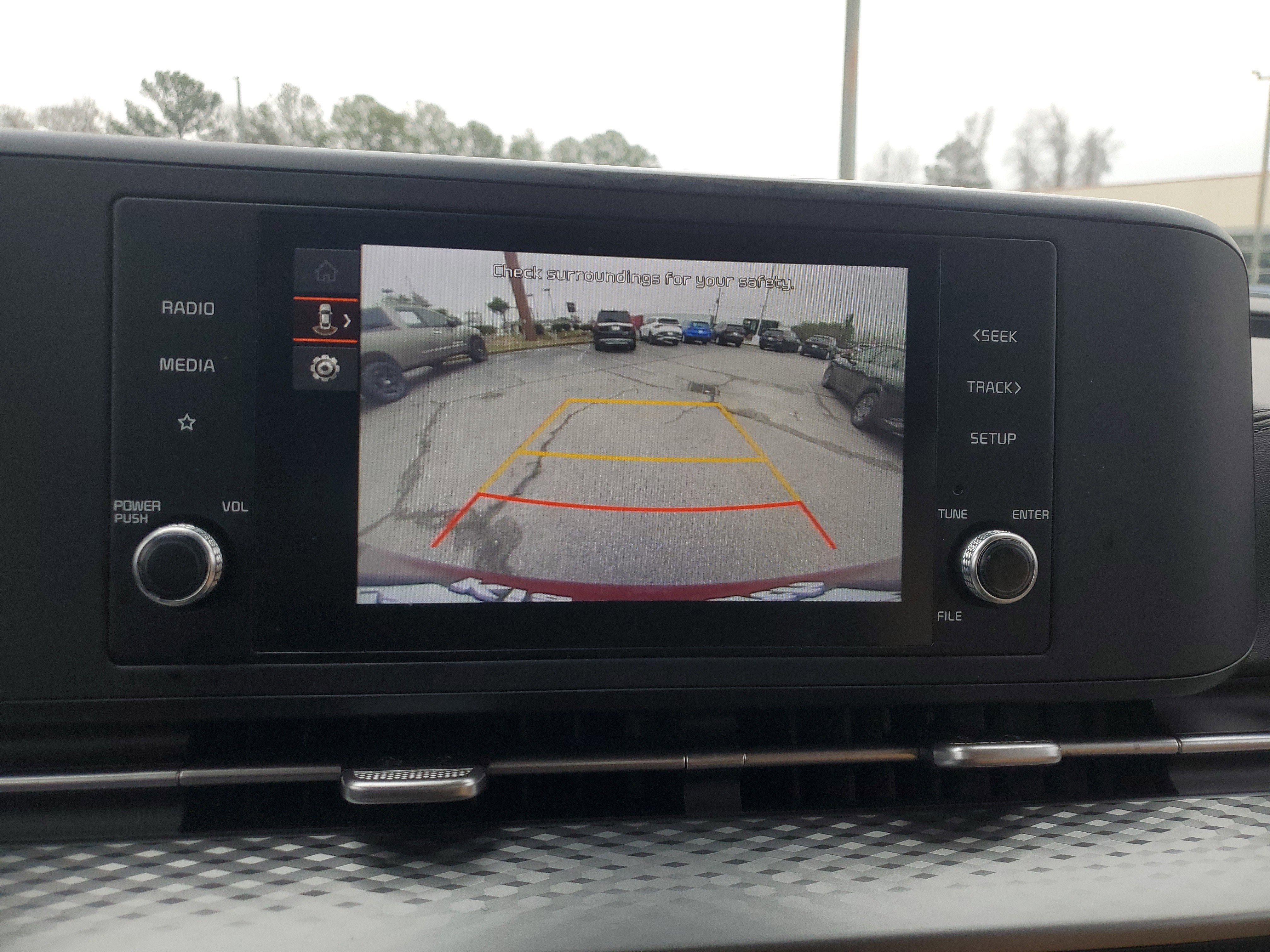 Used 2023 Kia Carnival LX image 23