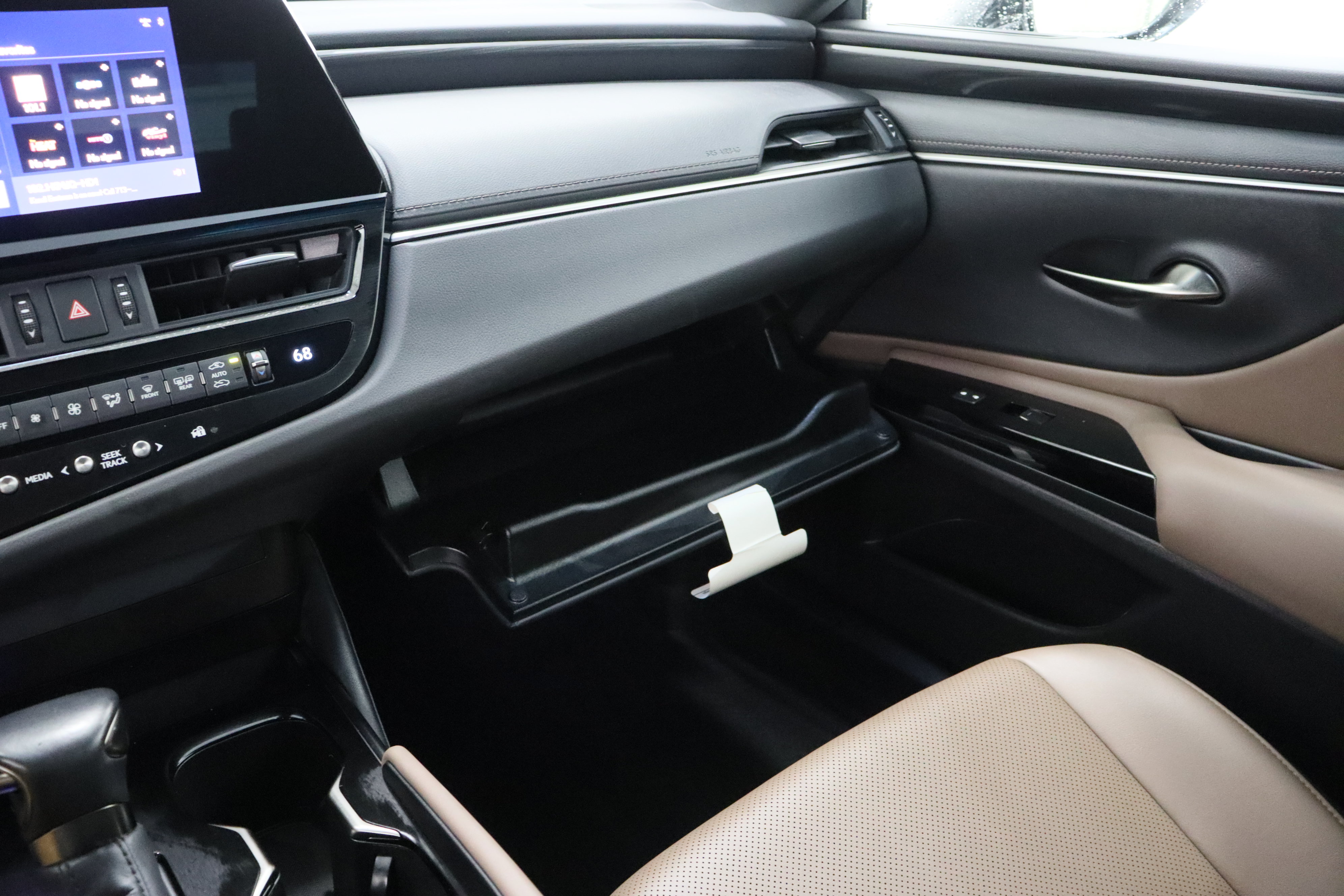 Used 2024 Lexus ES 350 w/ Accessory Package (Z1) FWD image 23
