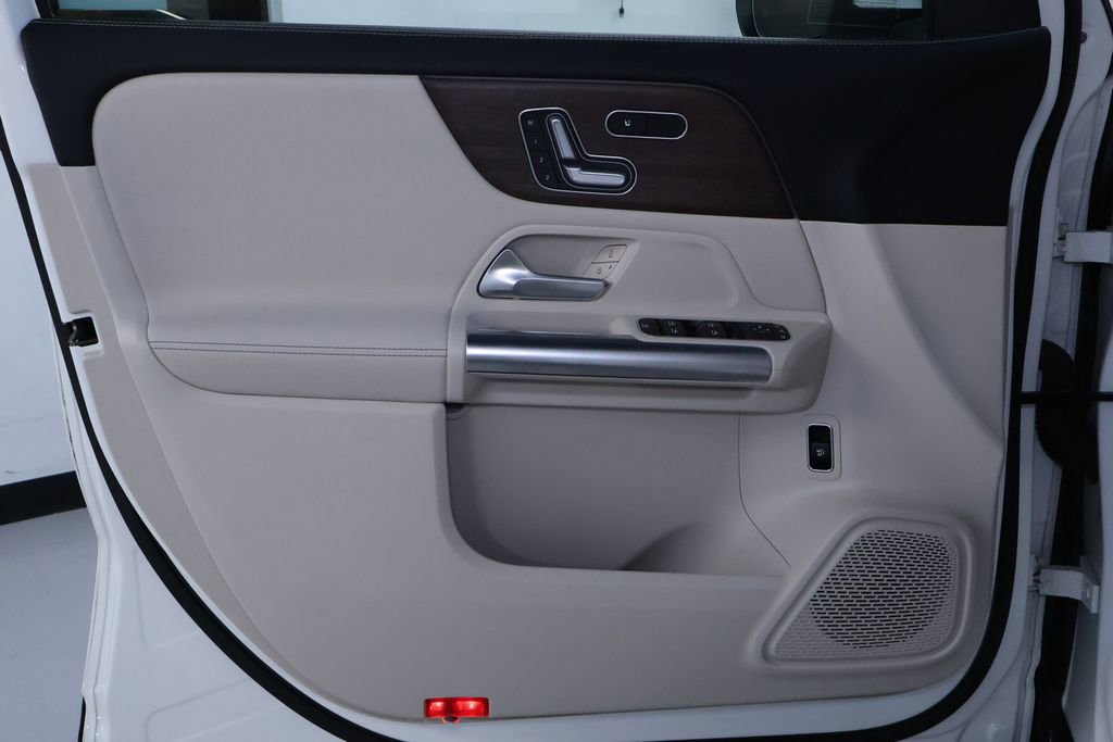 Used 2021 Mercedes-Benz GLA 250 4MATIC w/ Premium Package image 14